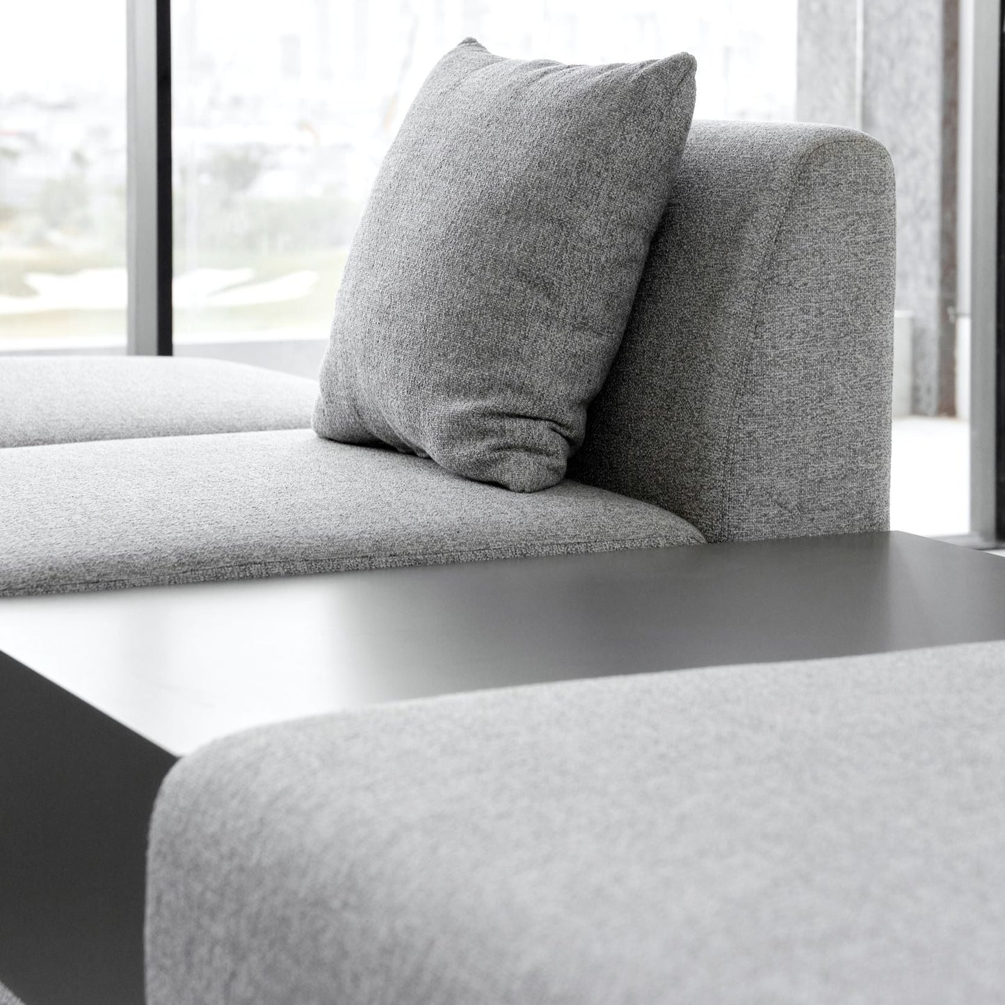 URBAN FLEX SOFA SYSTEM WITH WOODEN TABLE