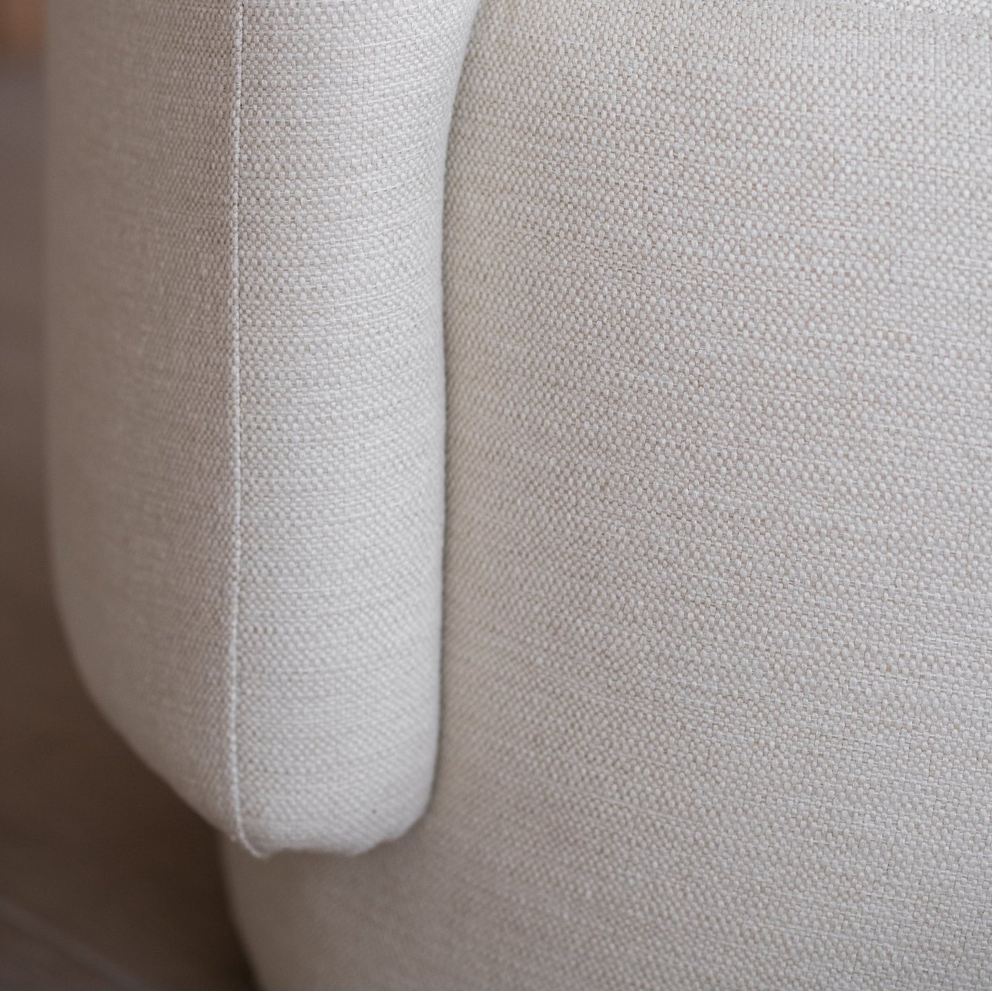 NESTLE NOOK CHAIR