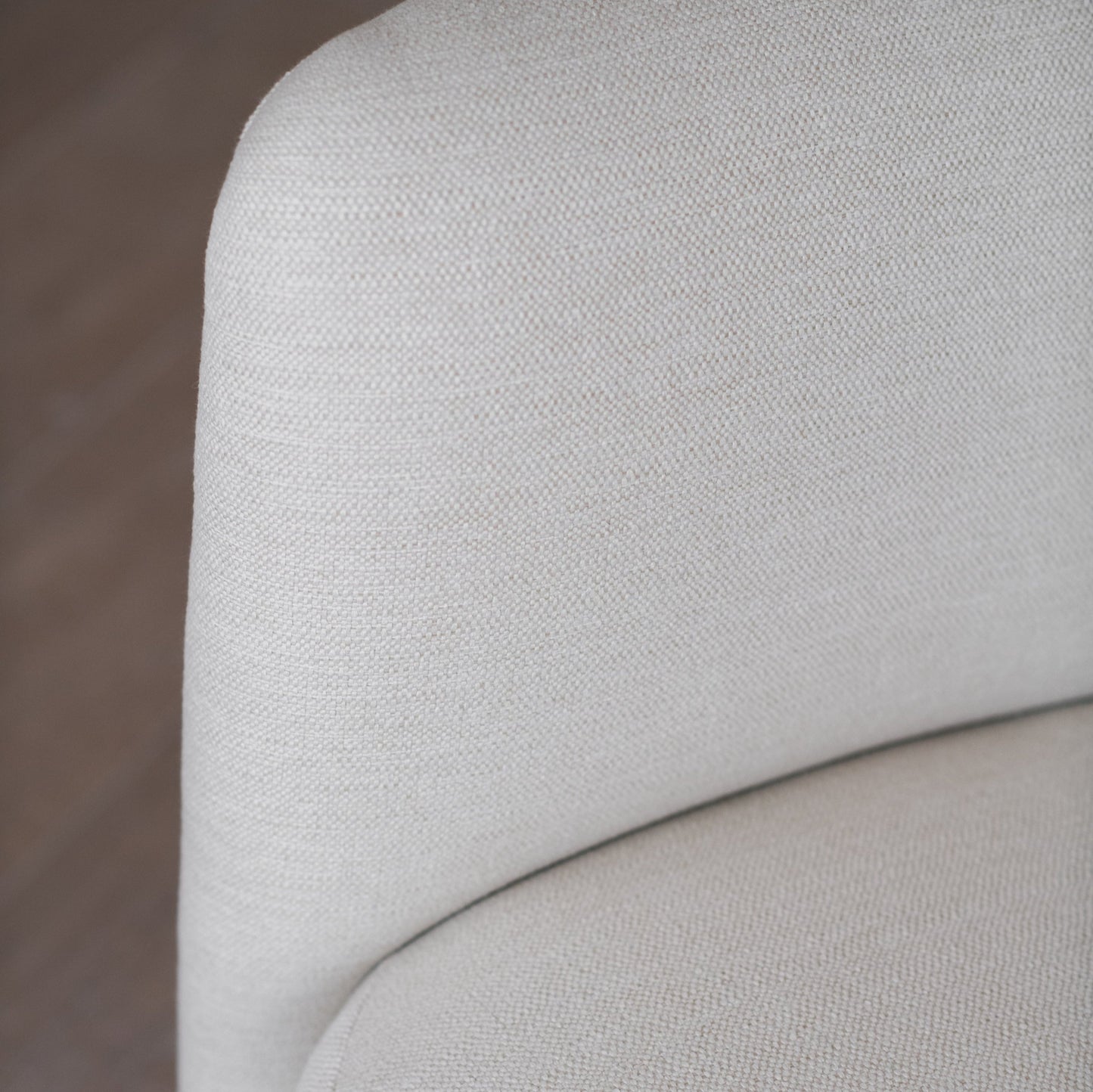 NESTLE NOOK CHAIR