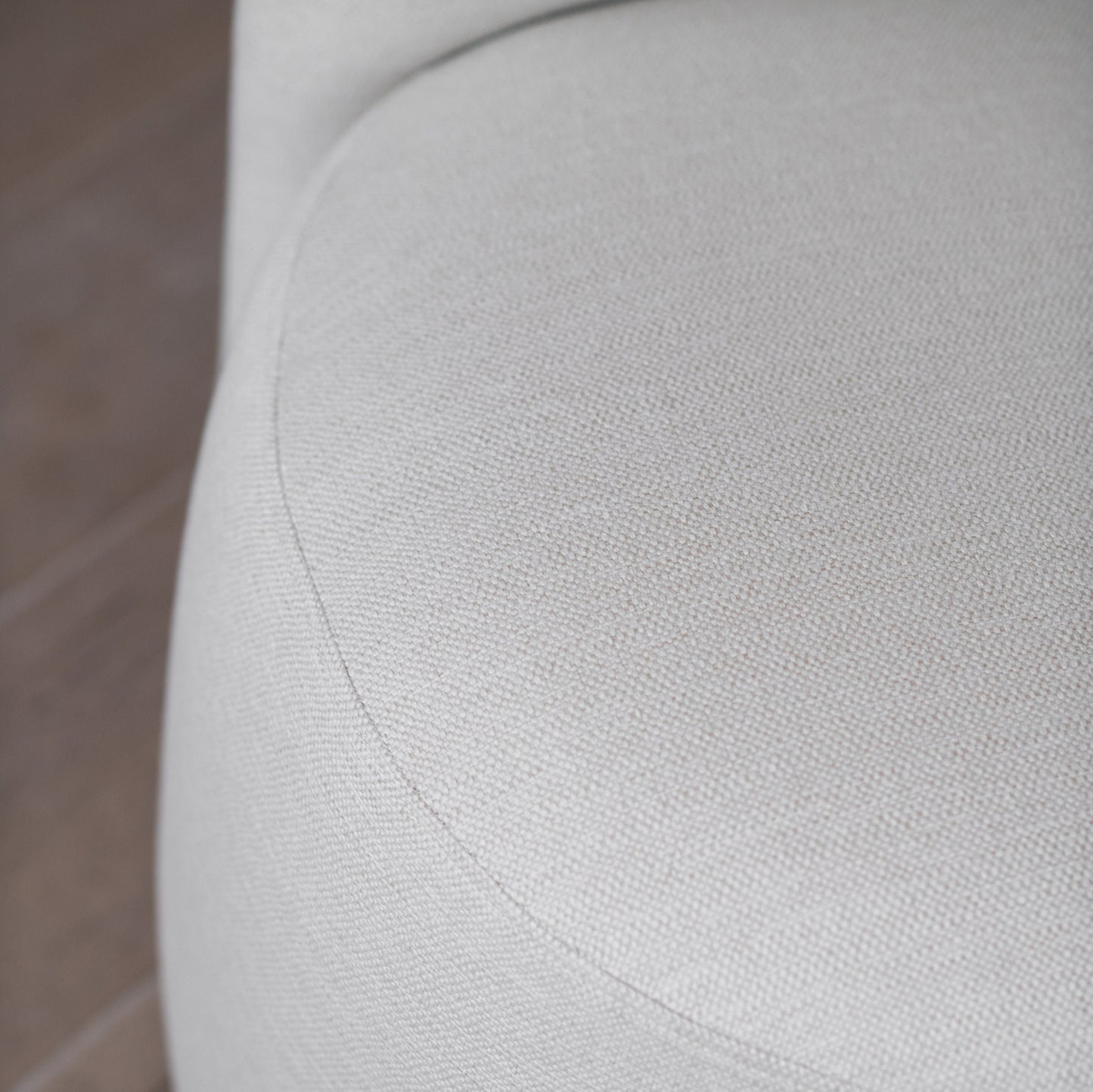 NESTLE NOOK CHAIR