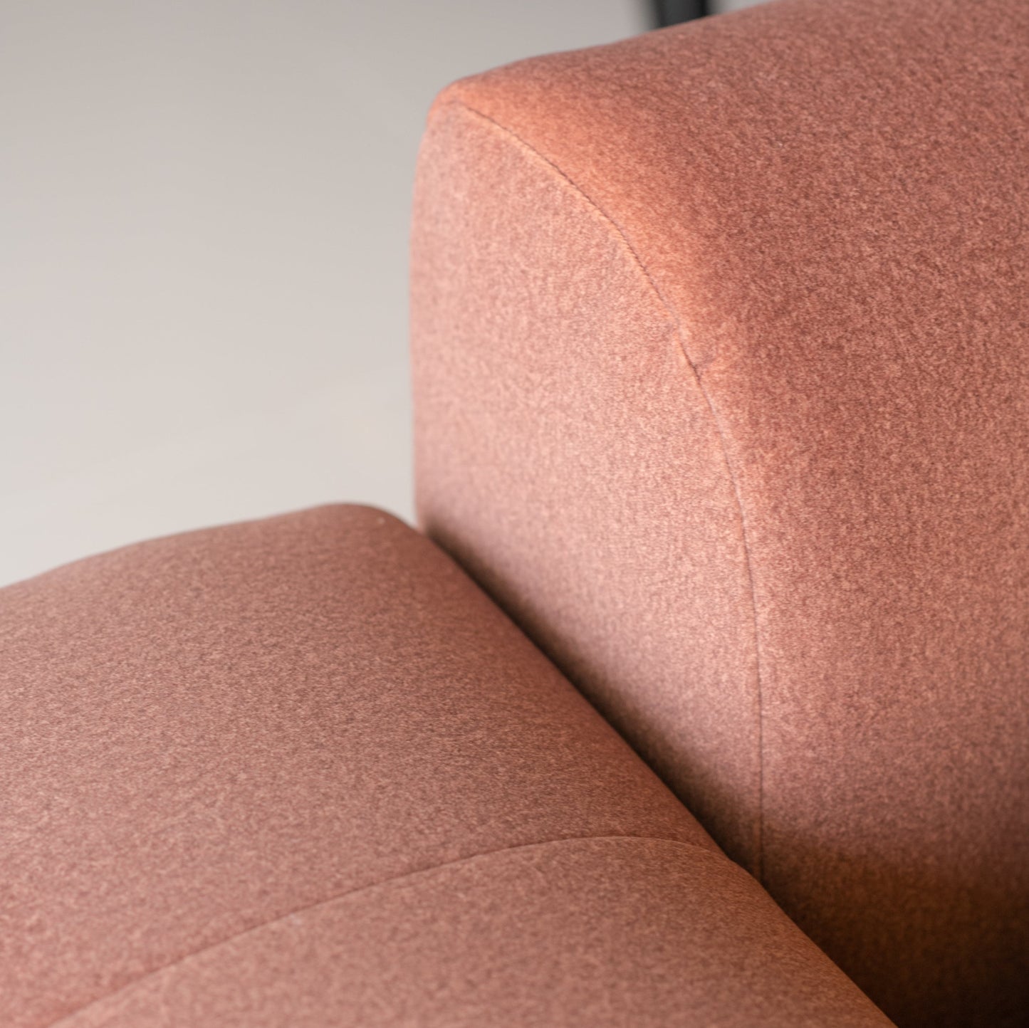 SOLARA STRAIGHT SOFA