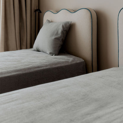 SEAWAVE INTERCONNECTED BED WITH WAVY HEADBOARD