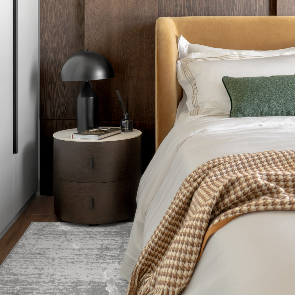 CALVERA FREESTANDING BED